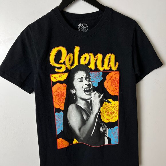 Selena Quintanilla Official Merchandise Black T-Shirt Womens Small Roses Graphic - Picture 14 of 16